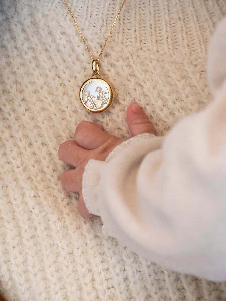 Loujem, la marque de médaillons personnalisables qui célèbre la&nbsp;famille